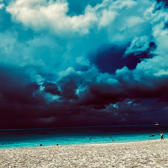 Meet your Posher, No wire hangers - Picture 1 of 1